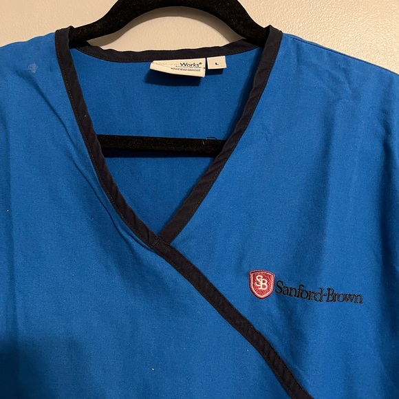 🐞stanford brown scrub set - Picture 2 of 7